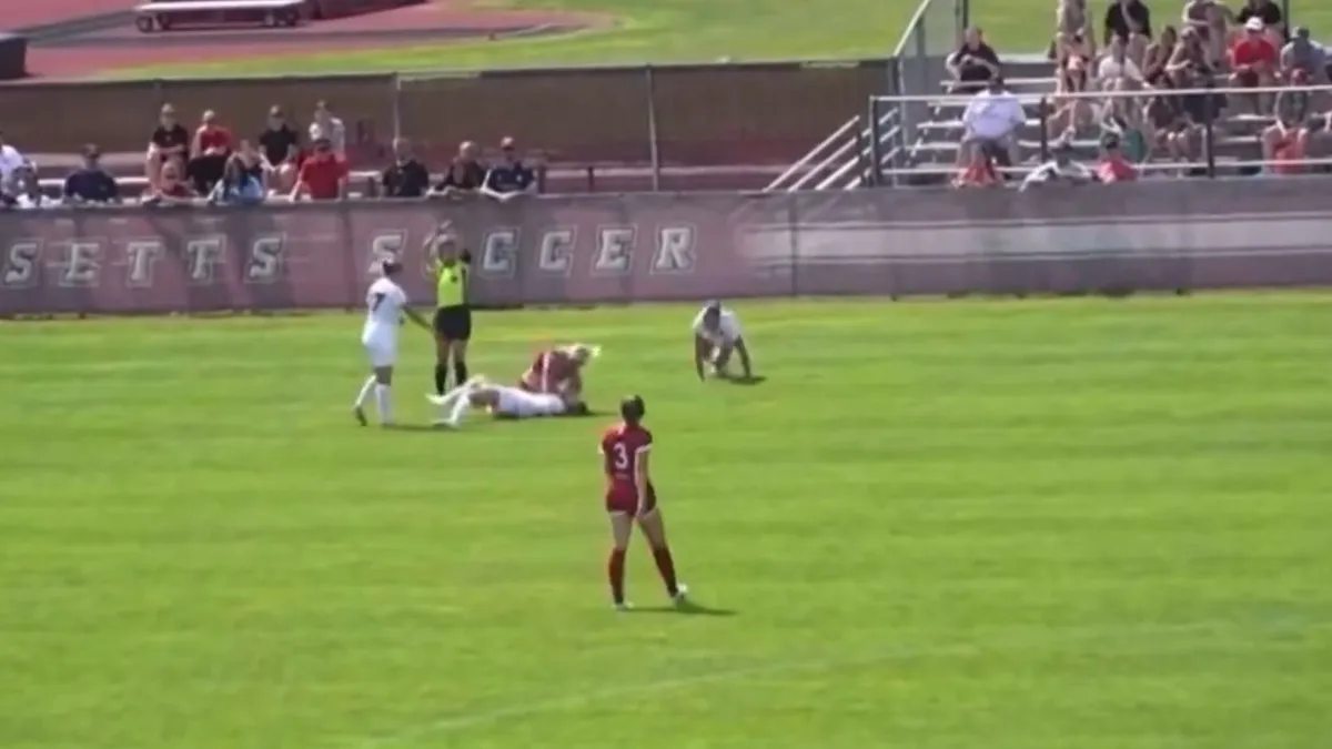 Hatalmas verekedés tört ki egy női focimeccsen - videó