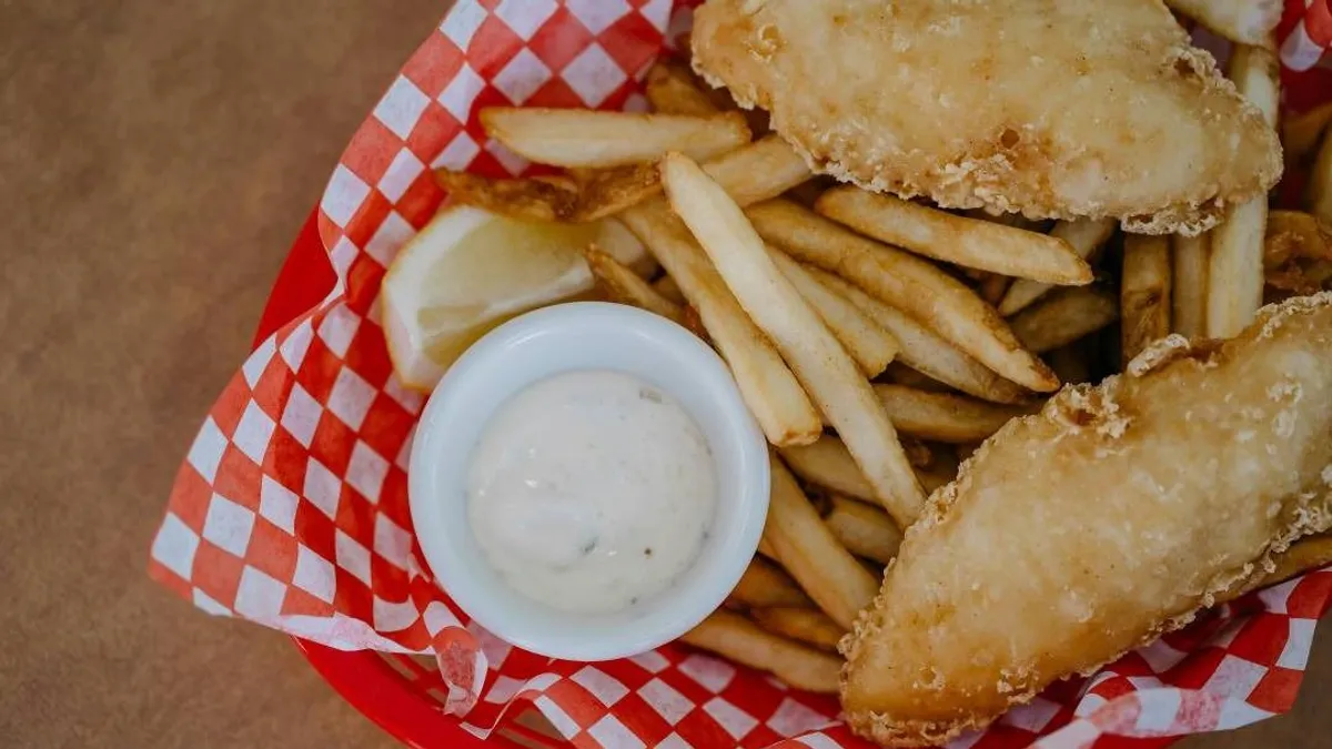 Megkóstolták az Egyesült Királyság legdrágább fish & chipsét
