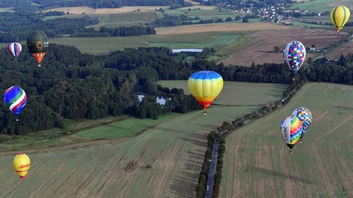 Hőlégballonok lepték el Csehország légterét