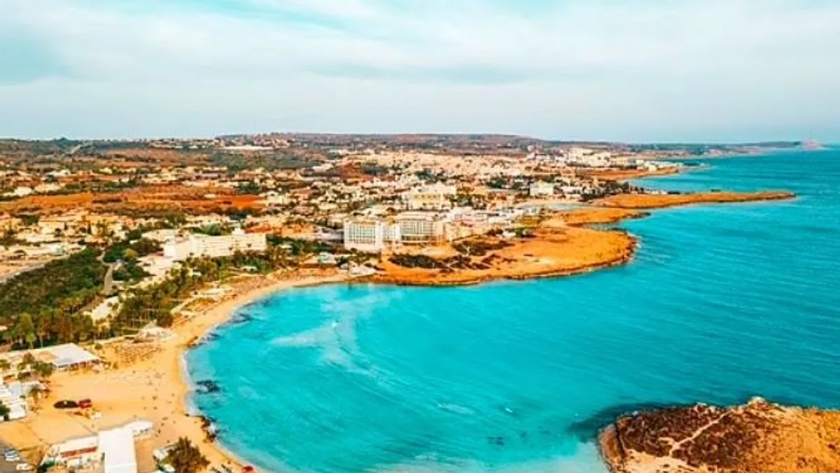 Holtan találtak egy turistát egy ciprusi szálloda szobájában
