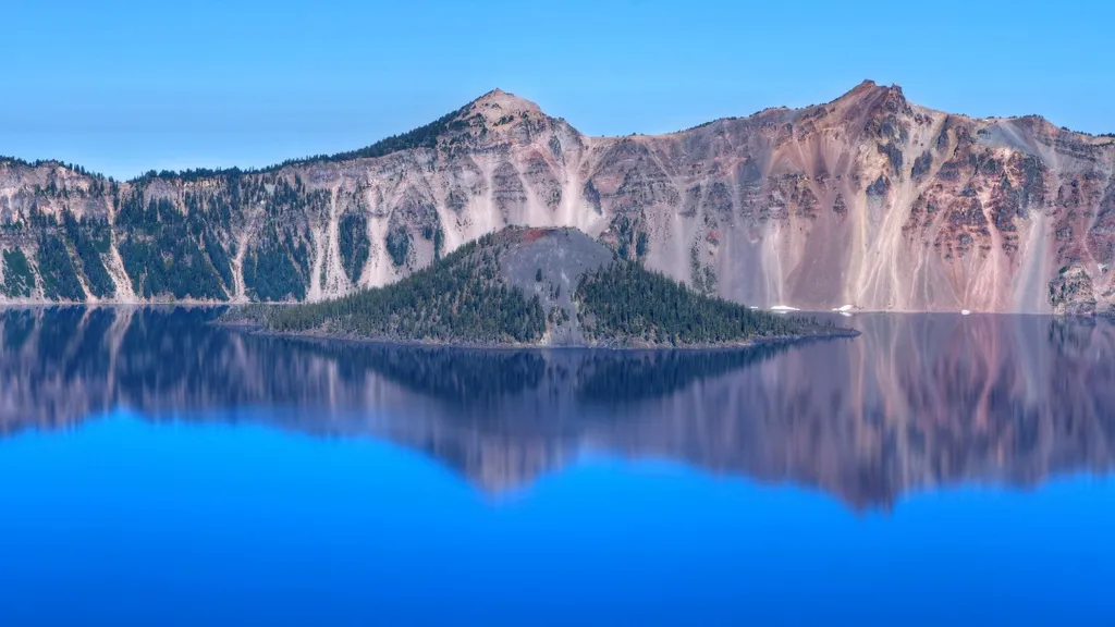 The,Wizard,Island,And,Crater,Lake,Oregon