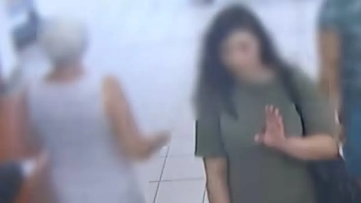 Bántalmazott nő kért segítséget egy kaposvári boltban titkos kézjellel – videó