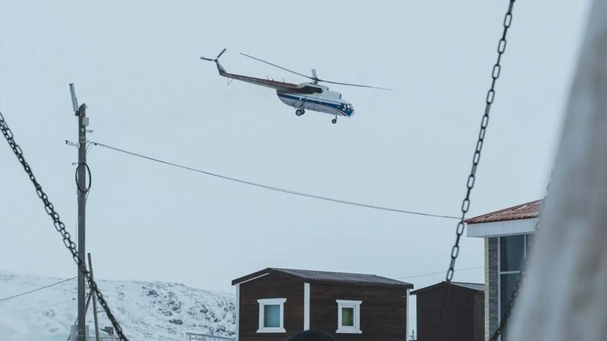 Több mint 20 emberrel a fedélzetén eltűnt egy helikopter
