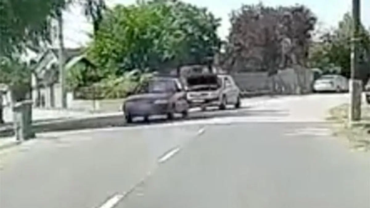 Vontattak egy autót Makón, de volt egy akkora bökkenő, hogy a kamerás is csak pislogott - videó