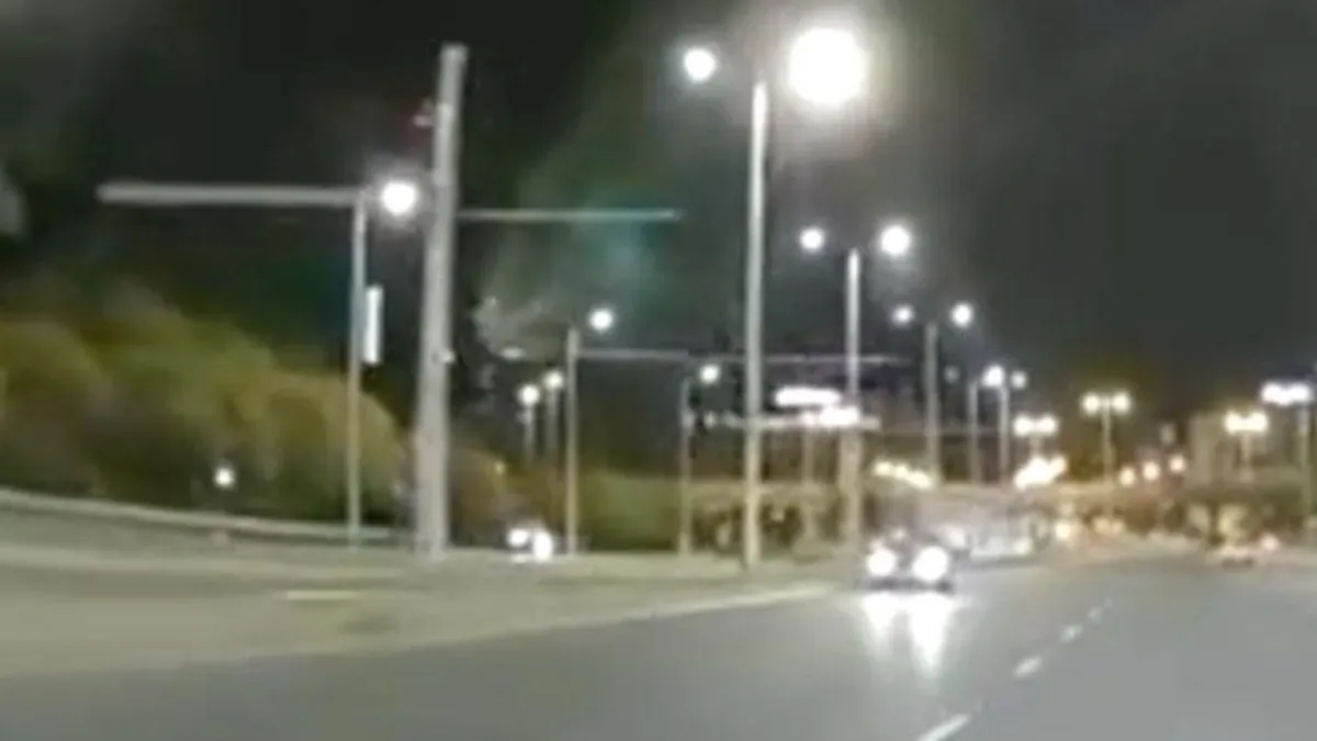 Újabb autós hajtott fel a forgalommal szemben az Árpád hídra, videón a hajmeresztő jelenet