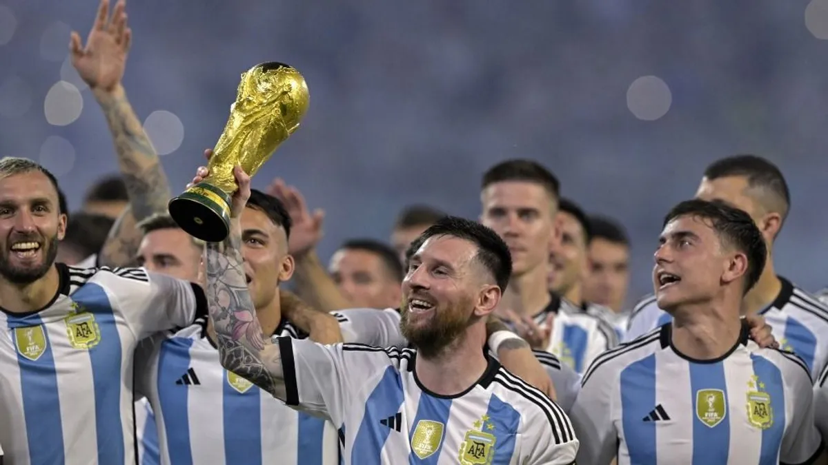 Megdöbbentő dolog bukkant fel Ronaldo mögött - videó
