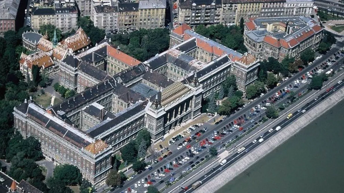 Megerősödött a magyar felsőoktatási intézményekbe vetett bizalom