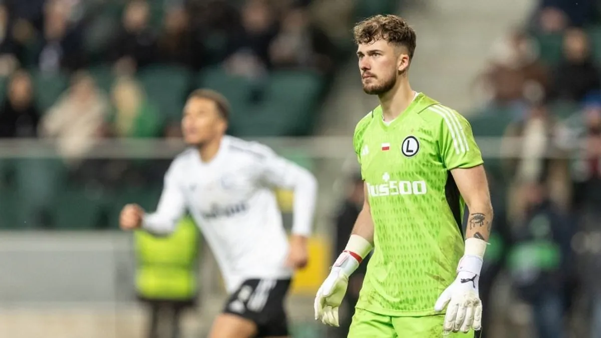 Szánalmas bohócot csinált a dán csapatból a Legia Varsó kapusa - videó