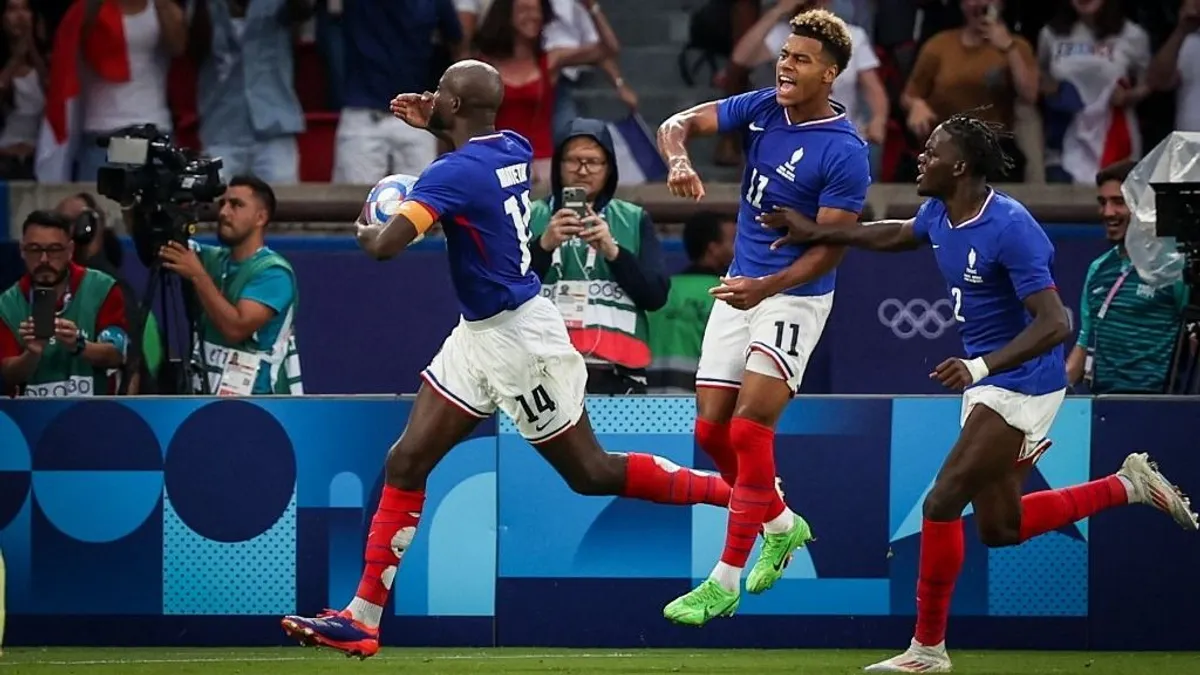 A PSG leigazolt Désiré Douét, a Realhoz távozó Mbappé utódját