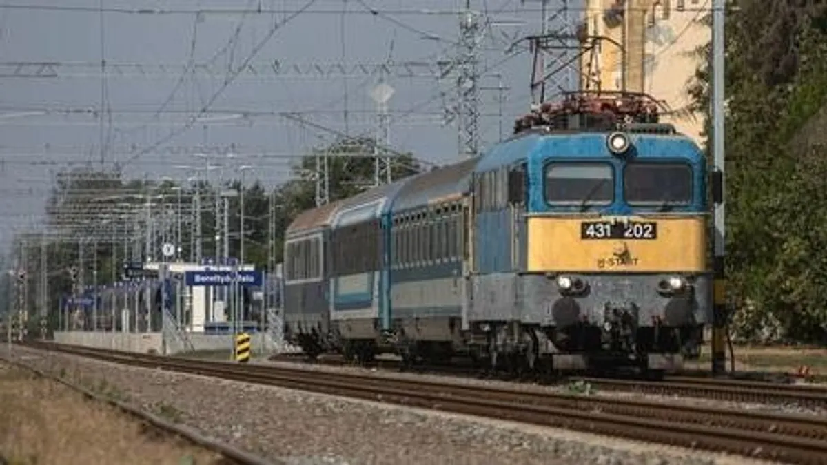 Áram rázott meg egy fiút egy vonat tetején Berettyóújfalun, élet és halál között van