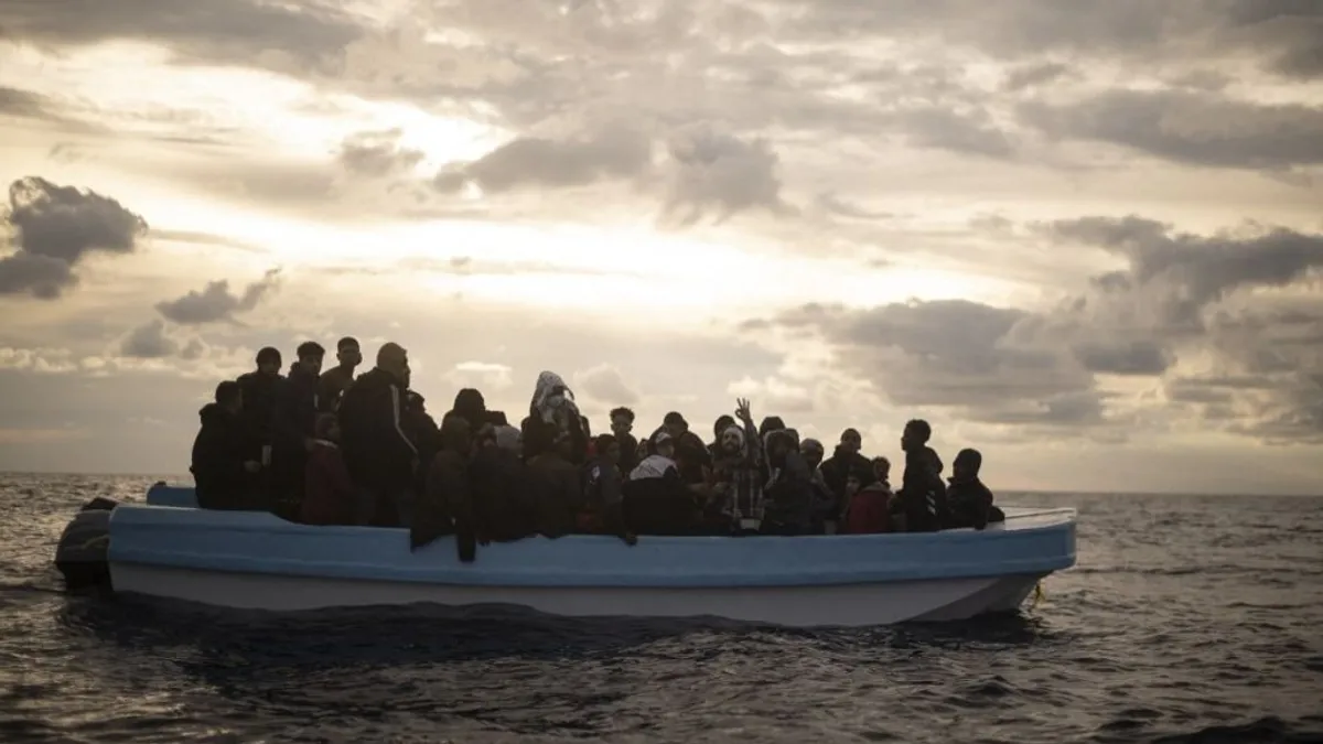 Egy nap alatt több mint 700 illegális migráns érkezett a La Manche-csatornán keresztül Nagy-Britanniába