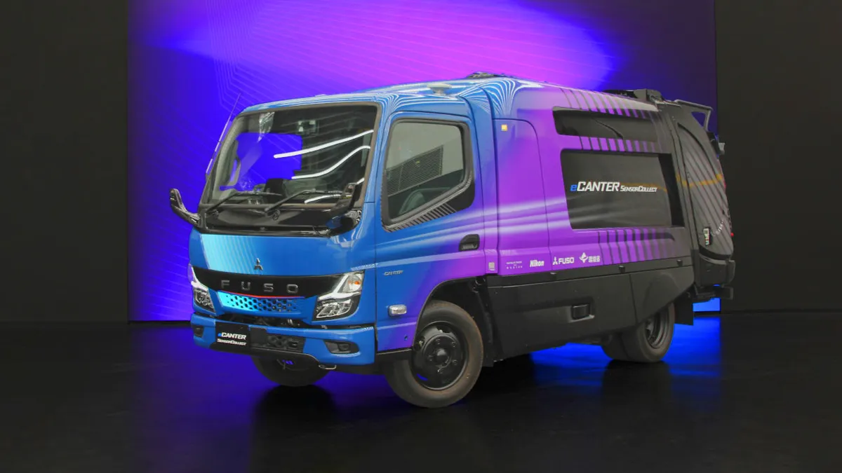 Önjáró kukásautóval könnyíti meg a szemétgyűjtést a Mitsubishi Fuso
