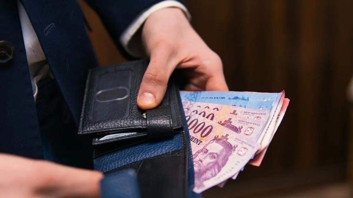 Nem bírta a lelkiismerete a lopott pénzt, ezért bement az oroszlányi rendőrségre, és mindent beismert