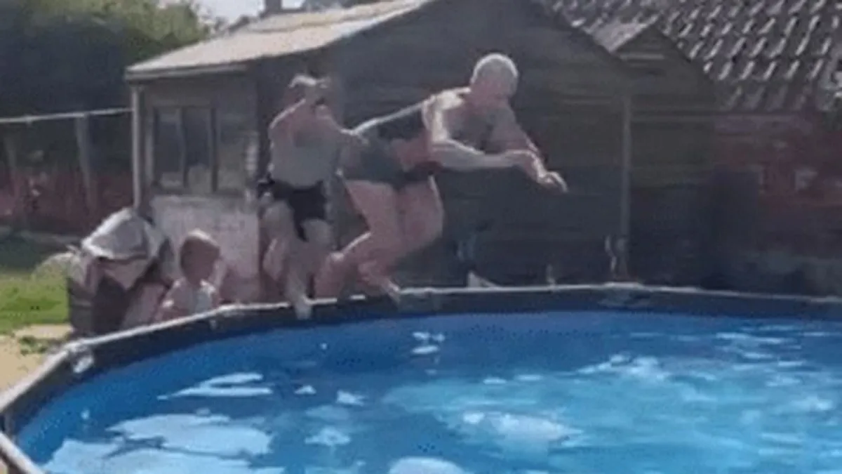 A kerti medencében törte ki a nyakát egy háromgyerekes nő