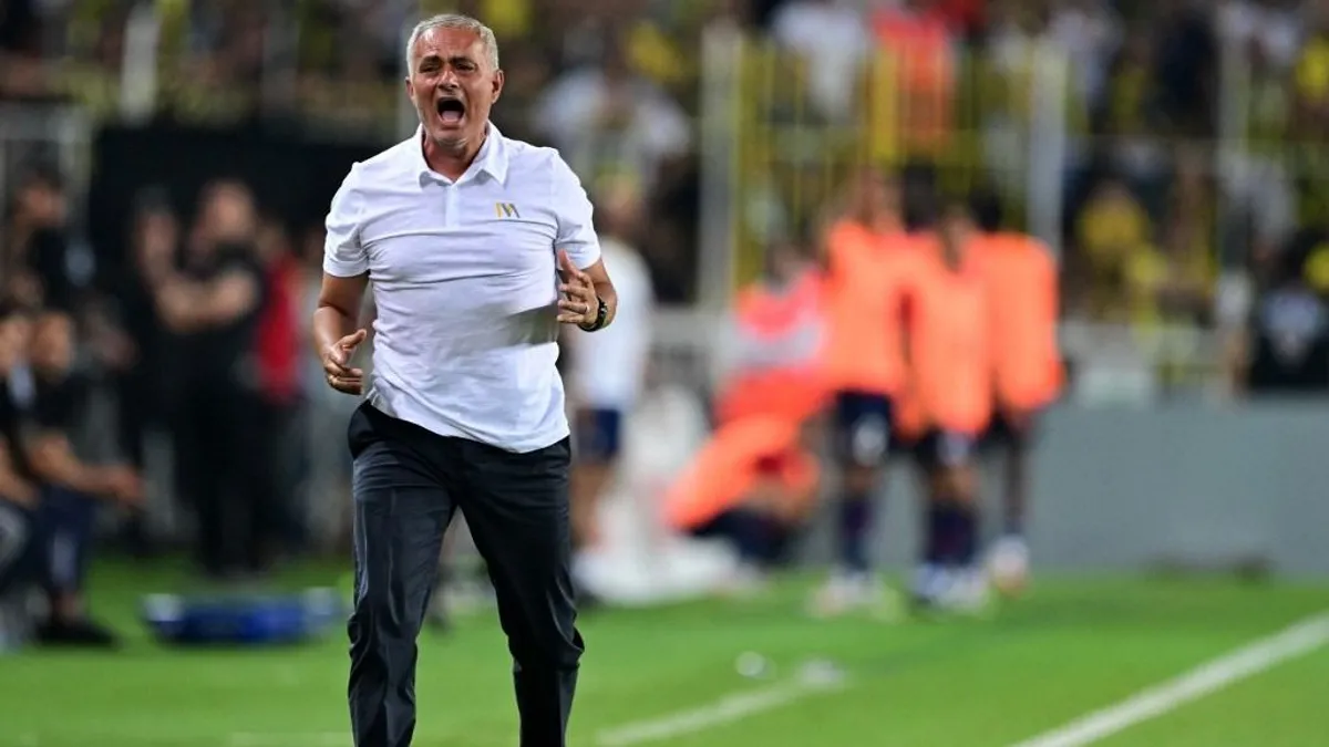 Mourinho dührohamot kapott, utolsó pillanatban kapott góllal esett ki a csapata a BL-ből