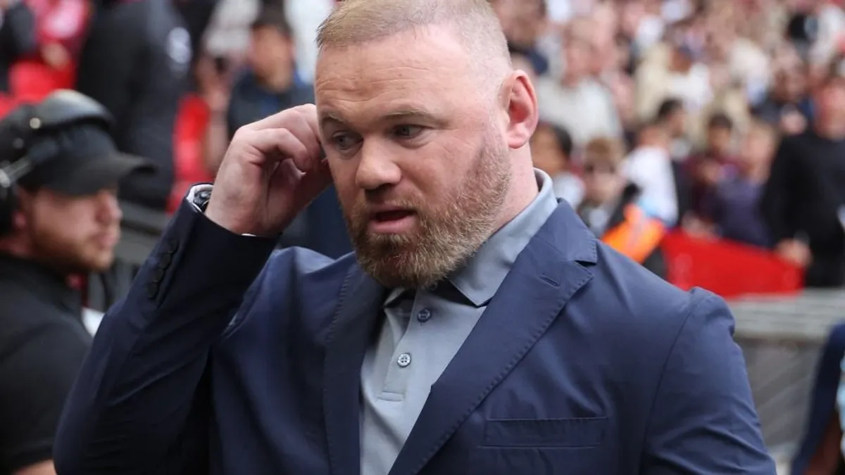 Így még soha nem látta Wayne Rooney-t, egy kocsmában okozott döbbenetet a legendás angol focista - videó