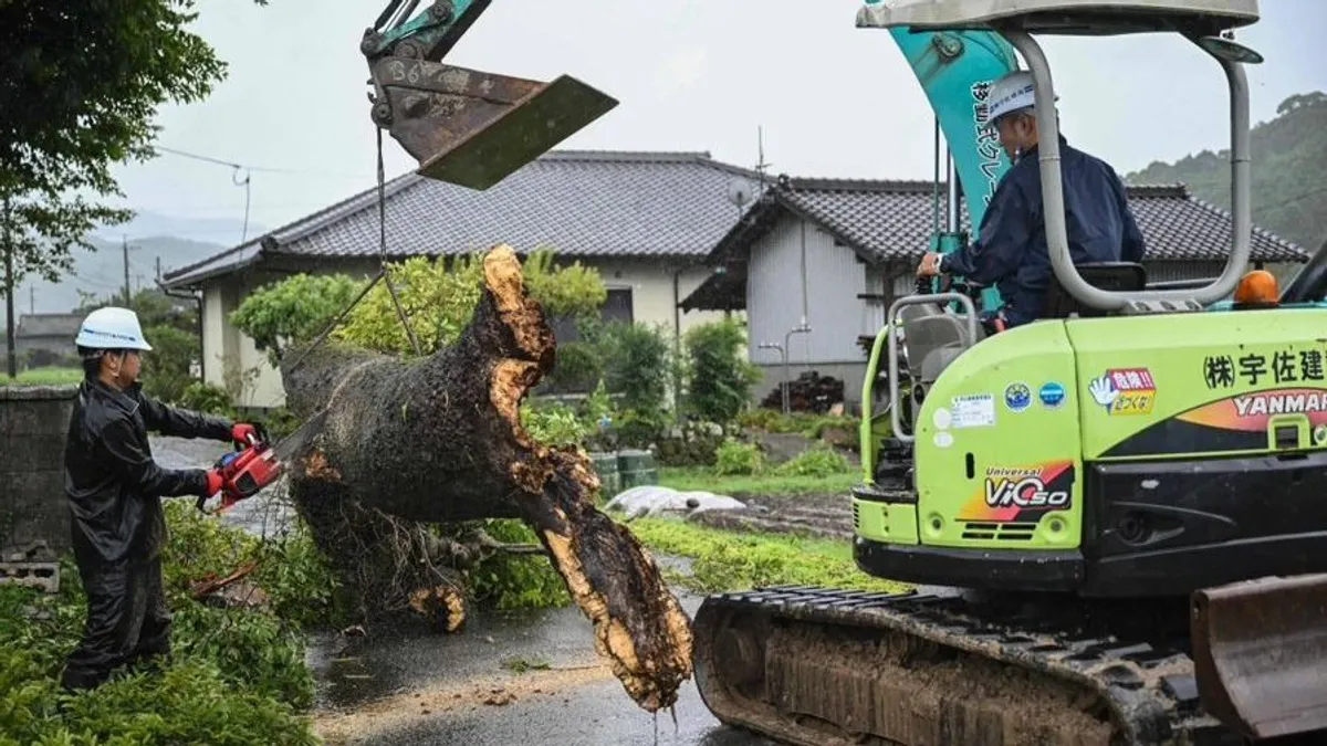 Hatalmas trópusi vihar csapott le Japánra - videó