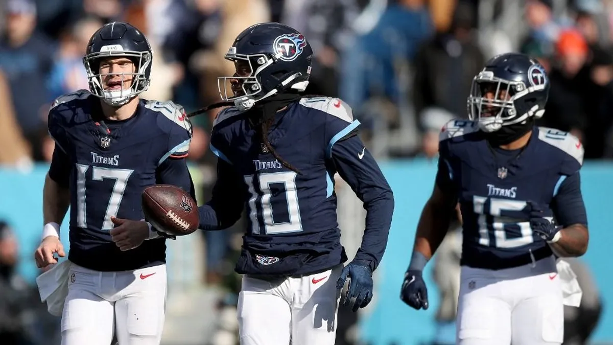 A szexi színésznő tökéletes feneke segítette az NFL-sztár gyógyulását - képek