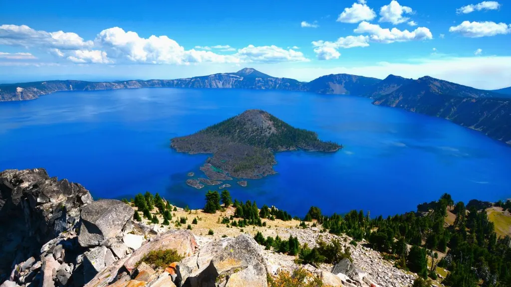 Panoramic,View,Of,Crater,Lake,-,The,Main,Feature,Of