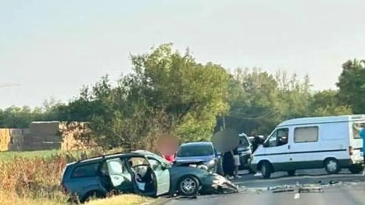 Hármas karambol történt az 51-es főúton