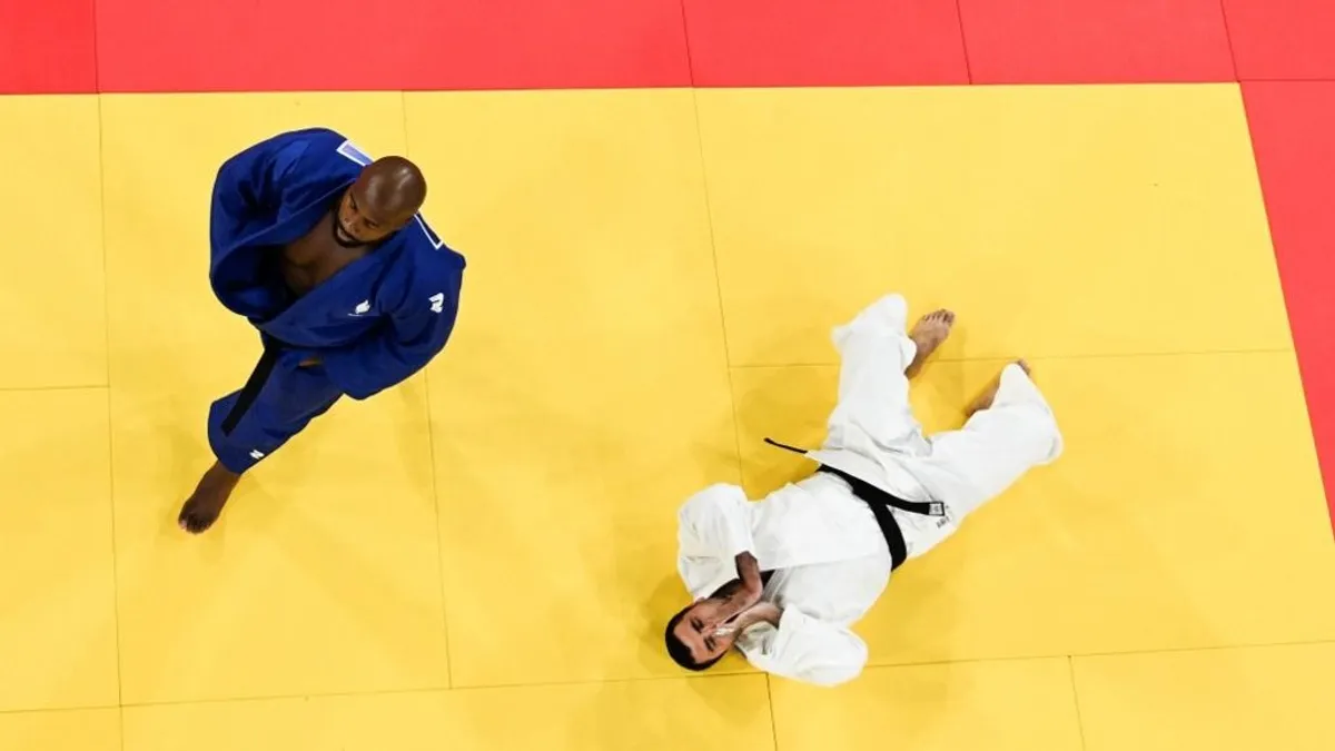 Az olimpiai lángot meggyújtó francia legeneda a dzsúdó első négyszeres olimpiai bajnoka
