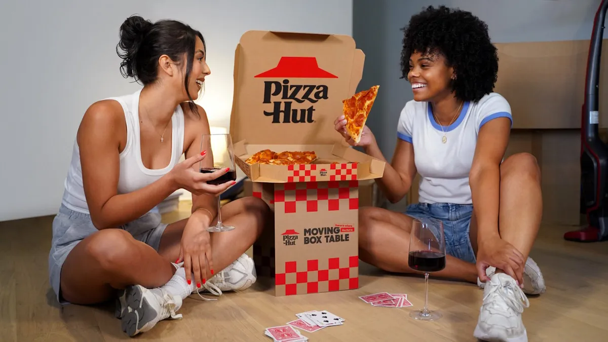 Feltalálták az asztallá alakítható pizzásdobozt