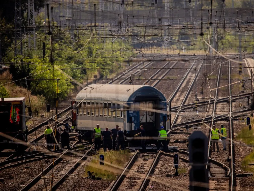 Kisiklott egy Intercity vonat a Keleti pályaudvar közelében, baleset, vonatbaleset, Intercitybaleset, Budapest, 2024.08.25.