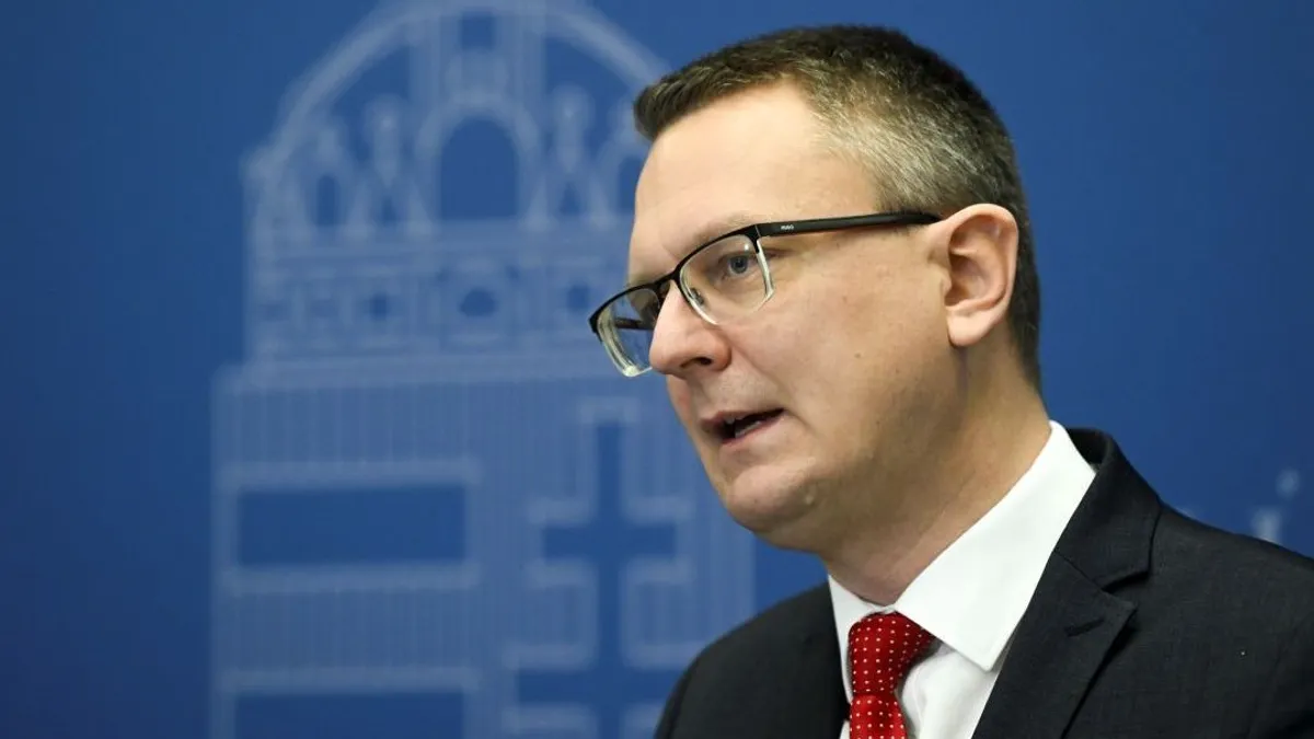 Rétvári Bence: Országszerte hatezer időpont foglalható melanomaszűrésre az Egészségablakon keresztül