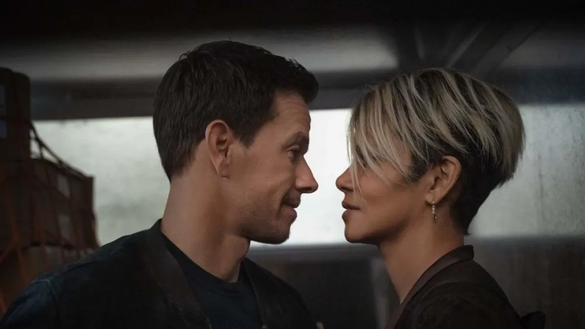 A jellegzetes Halle Berry mosoly A szervezetben is látható