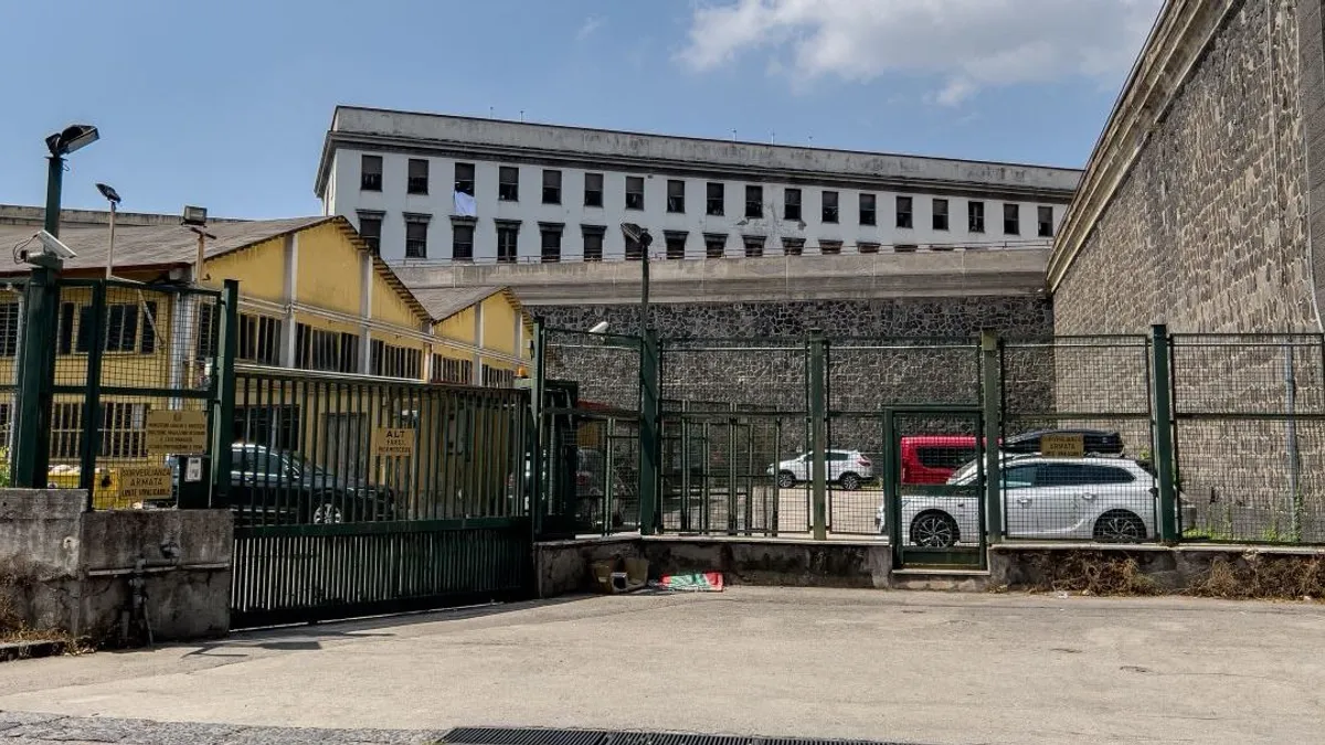 Migránsok támadnak őrökre az olasz börtönökben