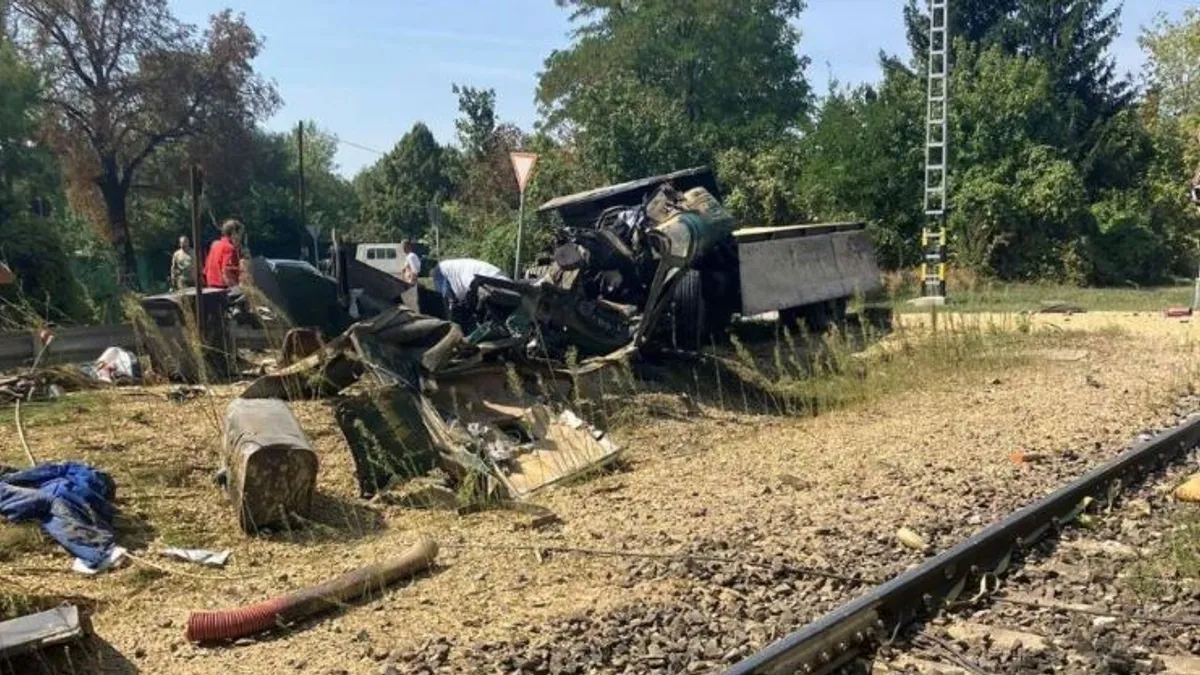 Vonattal ütközött egy kamion Polgárdinál