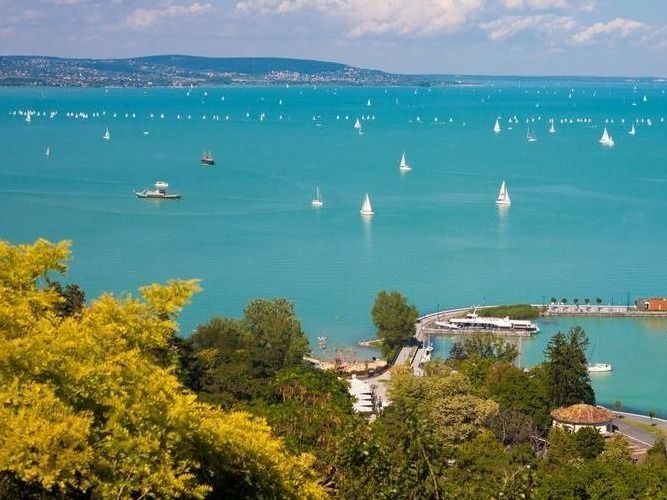 Balaton, Tihany, vitorlások, illusztráció