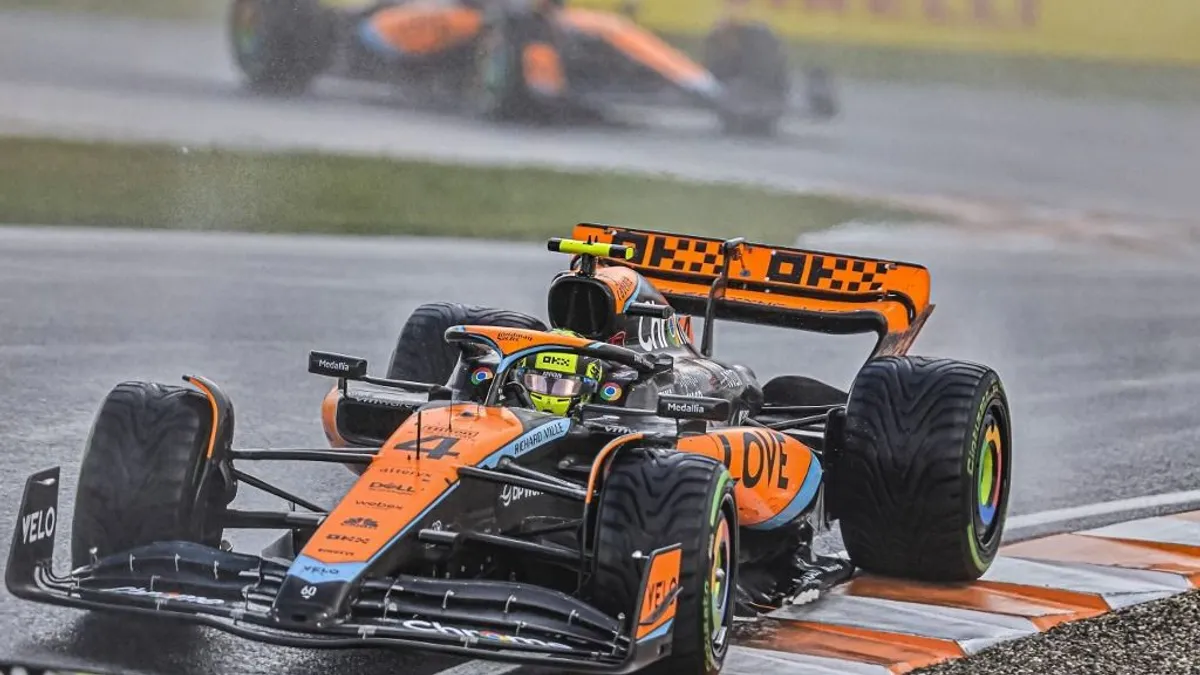 Ennél nagyobb zűrzavarral nem kezdődhetett volna az F1-es Holland Nagydíj