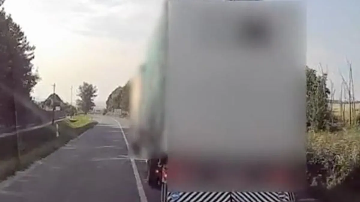 Záróvonalon előzött a kamerás Gyermelynél, olyan leckét kapott, hogy többé nem csinál ilyet - videó