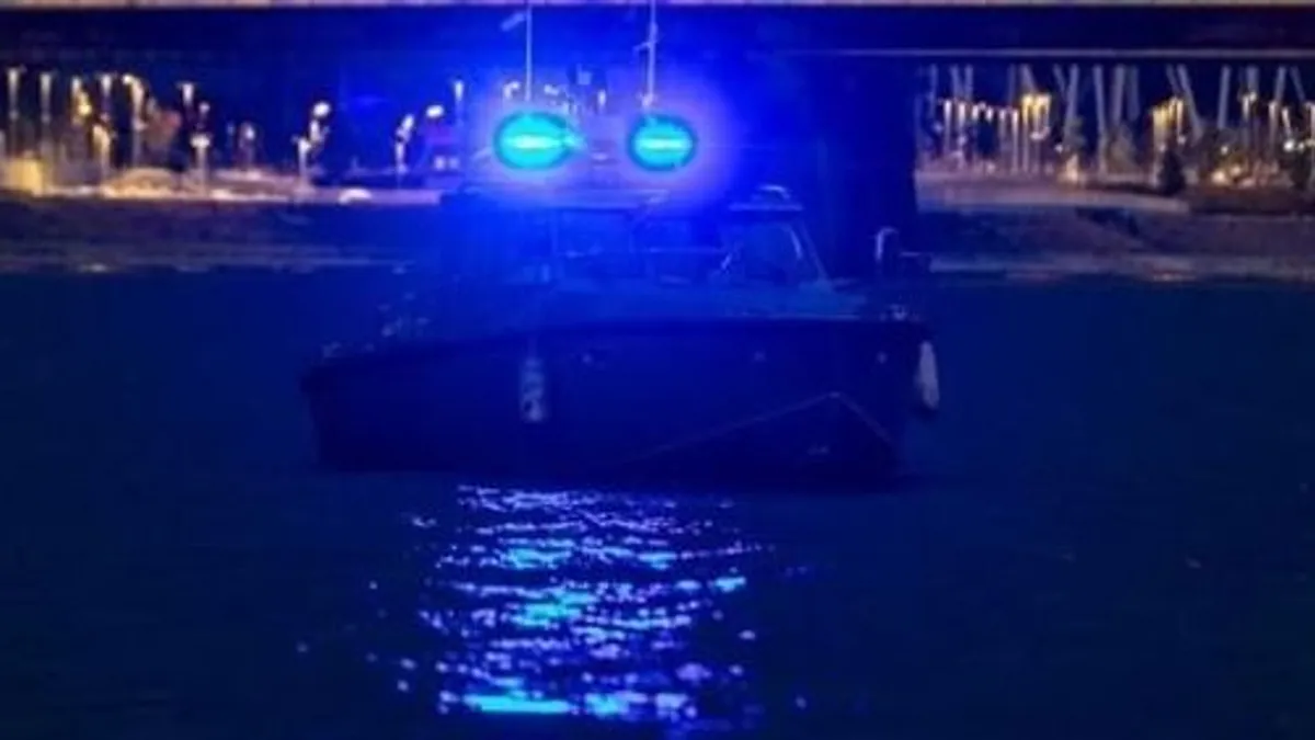 Felborult egy motorcsónak a Margit-szigetnél