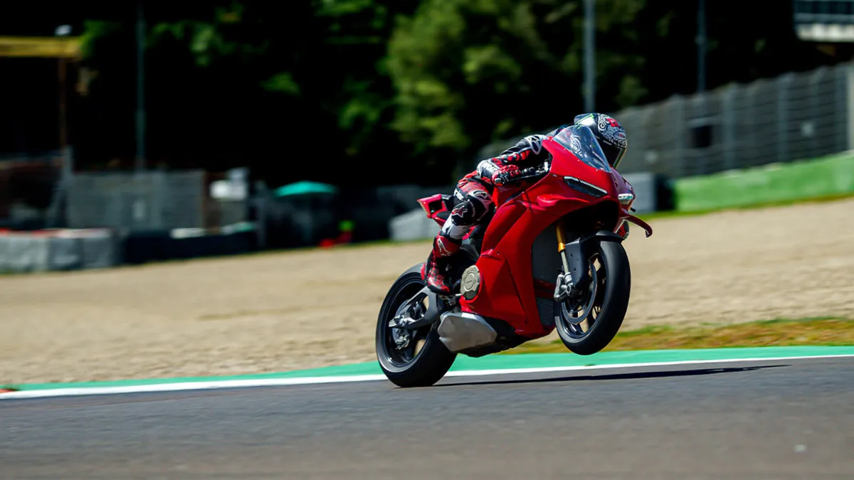80%-ban új a 2025-ös Ducati Panigale V4S