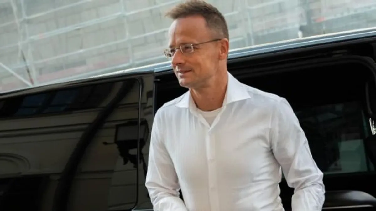 Szijjártó Péter: Ma két magyar csapatért is idegenben szoríthatunk az UEFA Konferencia Liga selejtezőjében