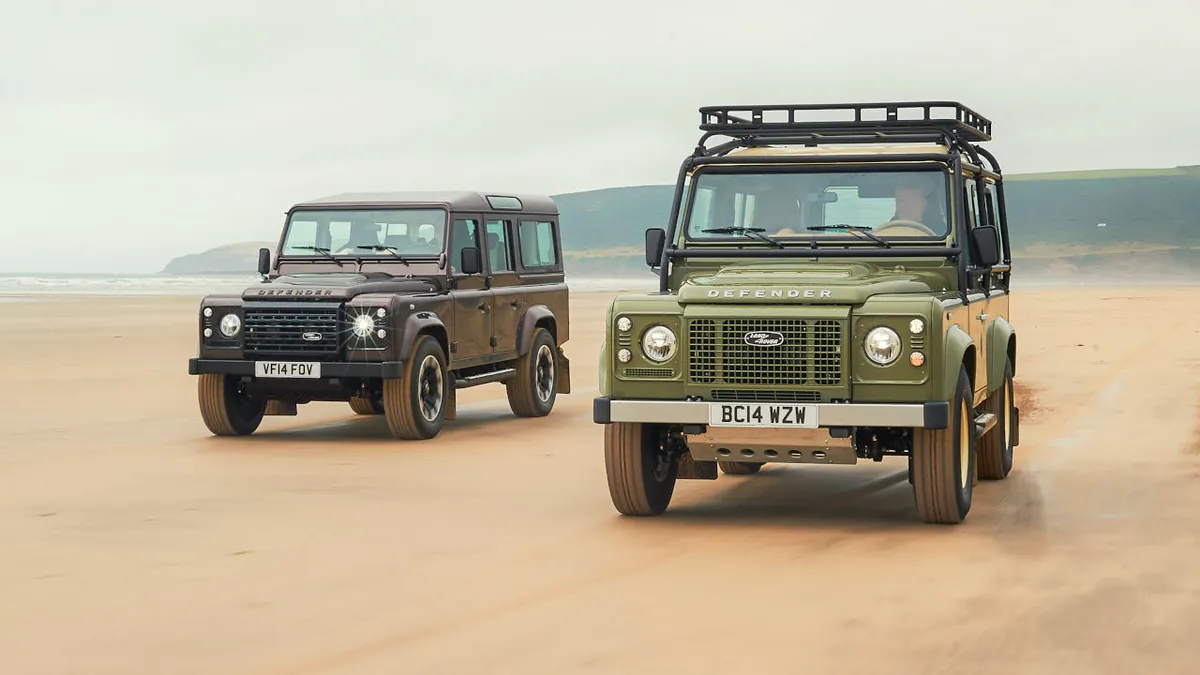 Visszatért a klasszikus Defender a Land Rover-kínálatba – de még az OCTA-nál is drágábban adják
