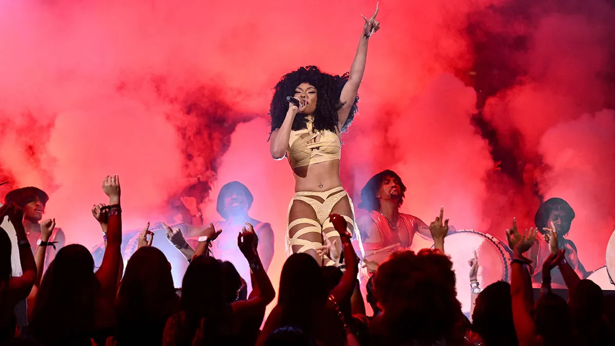 Alig volt ruha a sztárokon az MTV Video Music Awards díjátadón - fotók