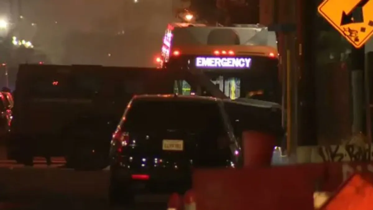 Fegyveres támadó térített el egy buszt Los Angelesben, egy ember meghalt - videó