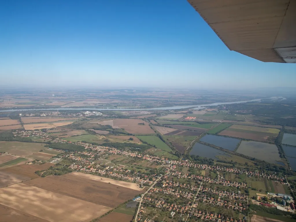 Magyarország, árvíz, Magyarországárvíz2024, magyarországi árvíz, árvízvédelem, magyarországiárvíz, magyarországiárvíz2024, vihar, viharos időjárás, eső, felhőszakadás, árvíz, árvízhelyzet, árvízhelyzet2024, védekezés, homokzsák, légi felvétel, Komáromtól Esztergomig, 2024.09.21.