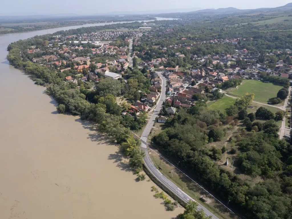 Magyarország, árvíz, Magyarországárvíz2024, magyarországi árvíz, árvízvédelem, magyarországiárvíz, magyarországiárvíz2024, vihar, viharos időjárás, eső, felhőszakadás, árvíz, árvízhelyzet, árvízhelyzet2024, védekezés, homokzsák, drón, légi felvétel, 2024.09.17., 2024.09.18.