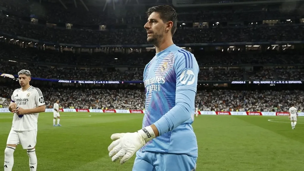 Különös öngólt lőtt a Real Madrid sztárkapusa - videó