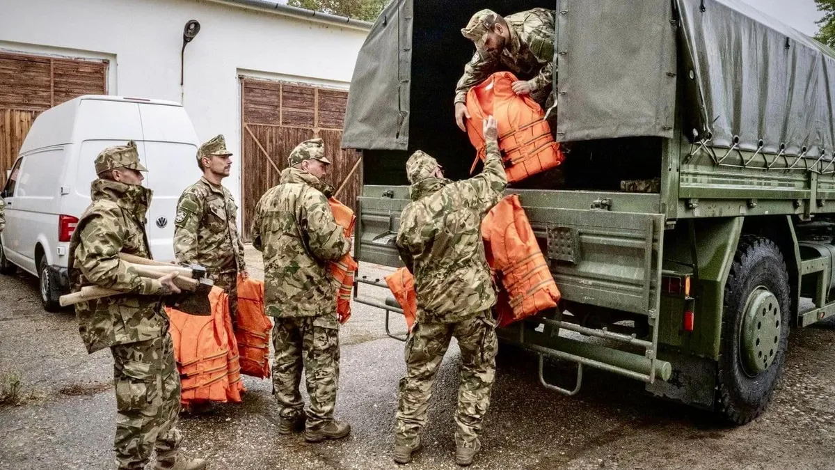 Szalay-Bobrovniczky Kristóf: 24 órán belül 4000 katonát tudunk mozgósítani az árvízi védekezésben