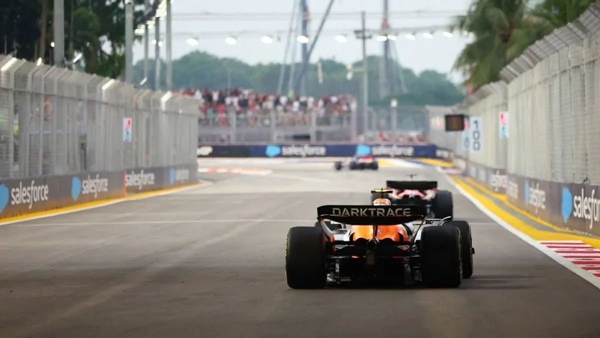 Élő közvetítésünk az F1-es Szingapúri Nagydíj kaotikus időmérőjéről