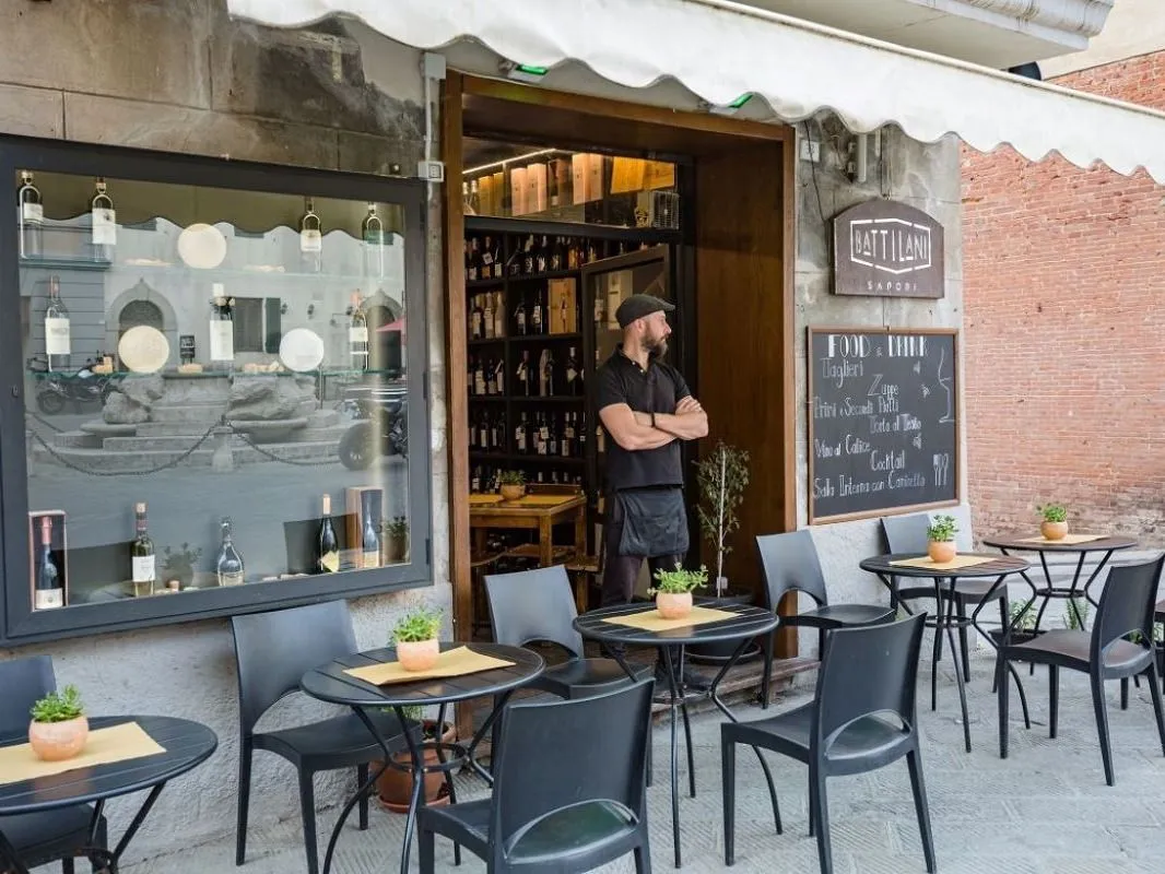 Fontos könnyítések jönnek azok számára akiknek a "borravaló" az egyik fő bevételi forrásuk. / Képünk illusztráció! Fotó: Shutterstock