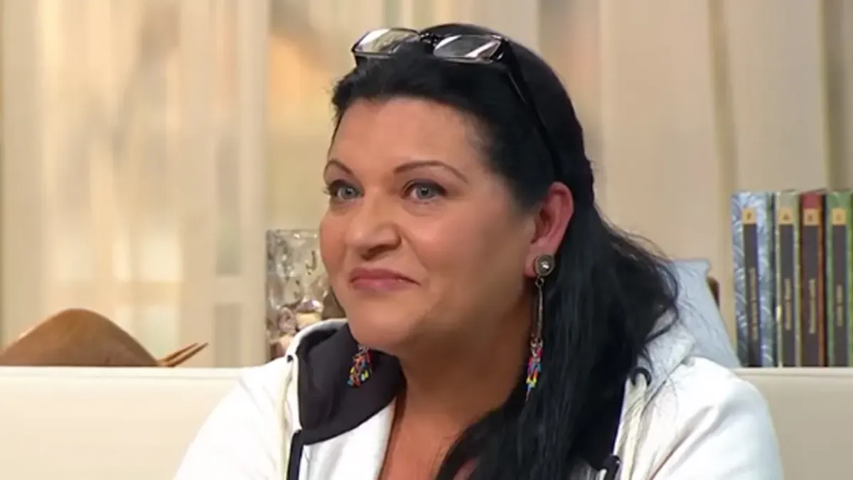 Rohammentő szállította kórházba a magyar énekesnőt