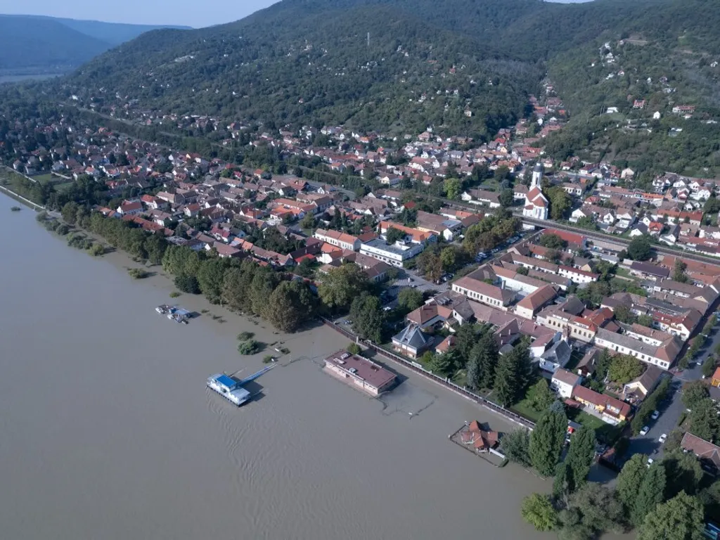 Magyarország, árvíz, Magyarországárvíz2024, magyarországi árvíz, árvízvédelem, magyarországiárvíz, magyarországiárvíz2024, vihar, viharos időjárás, eső, felhőszakadás, árvíz, árvízhelyzet, árvízhelyzet2024, védekezés, homokzsák, drón, légi felvétel, 2024.09.17., 2024.09.18.