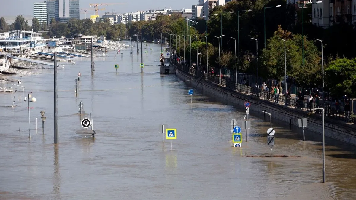 Rétvári Bence: Még pár napig ki kell tartani! - videó