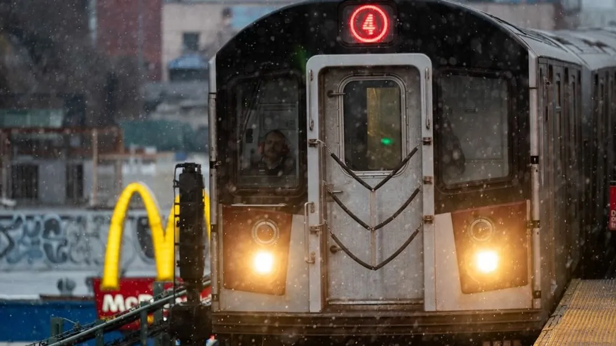 Tömegszerencsétlenséget akart okozni egy lány a New York-i metrón
